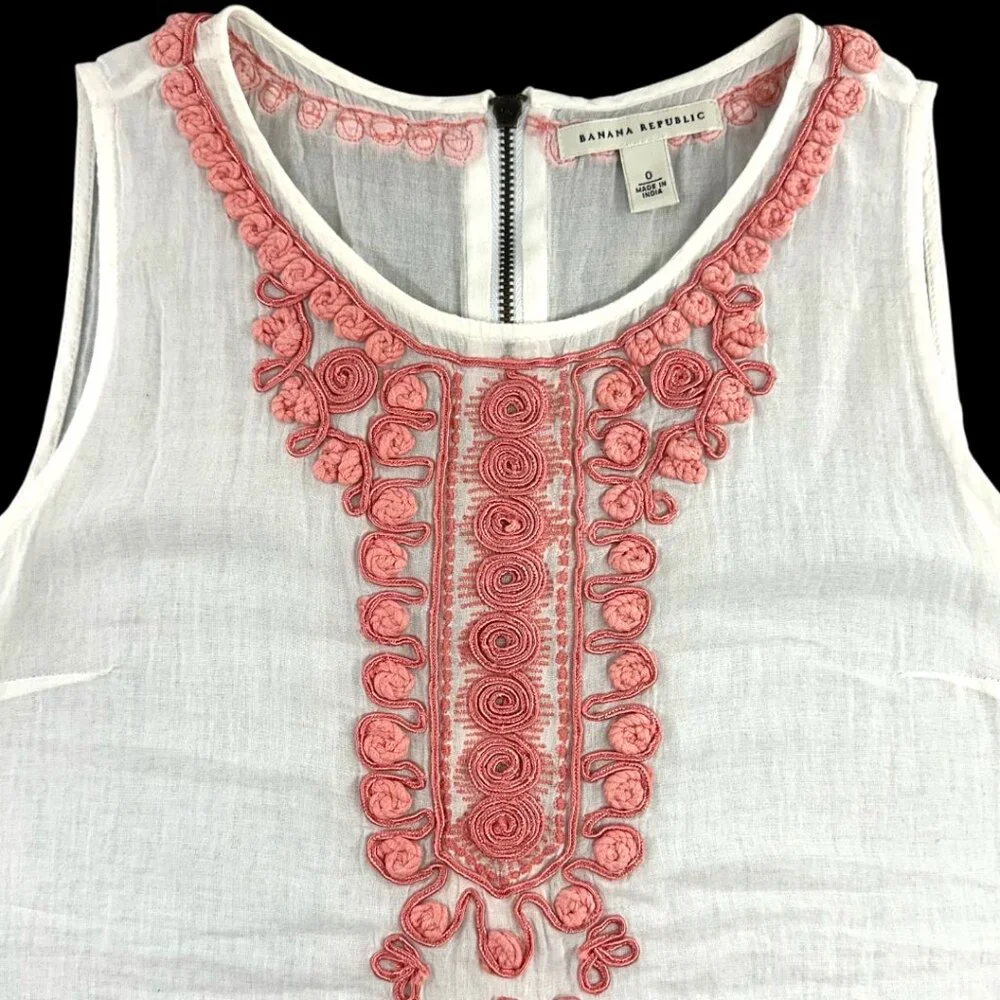 Banana Republic Sleeveless Tank Top‎
